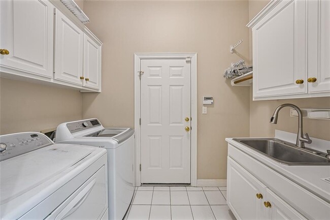 Building Photo - 5305 Cuesta Verde