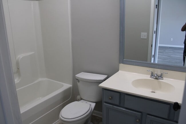 Building Photo - 2 bed, 2 bath townhome in Calera