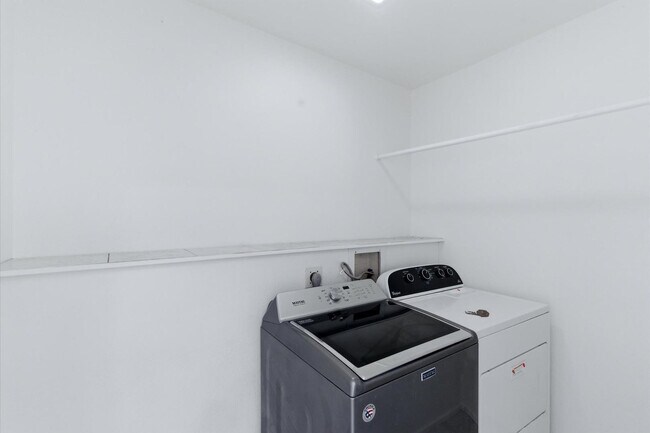 Building Photo - 7209 E McDonald Dr