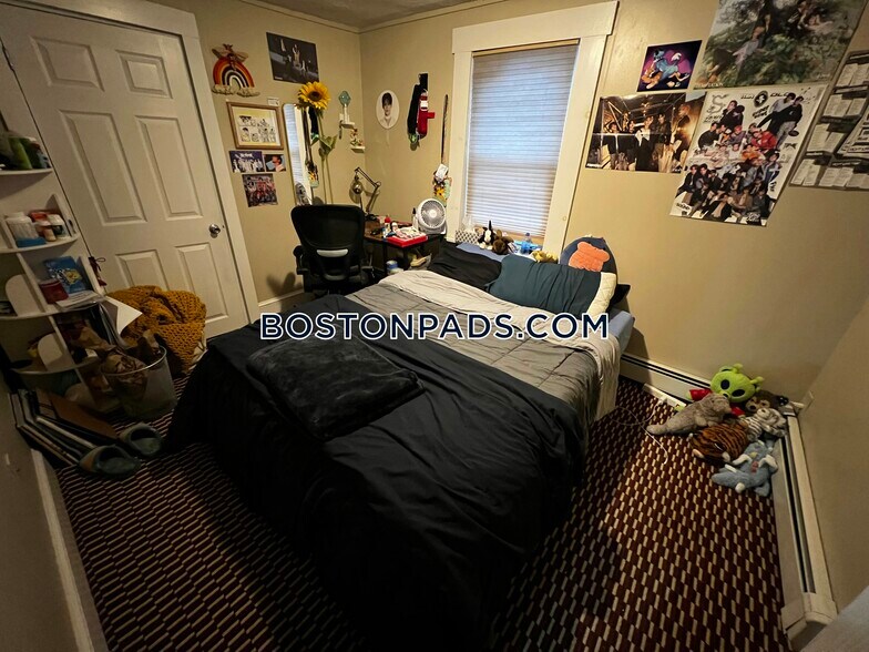 Building Photo - 12 Shepherd Ave