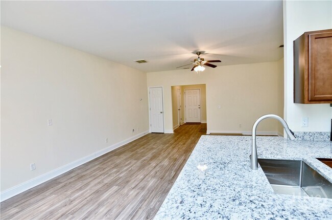 Building Photo - 395 Canyon Oak Loop