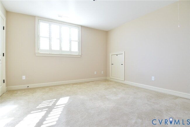 Building Photo - 12900 River Rd