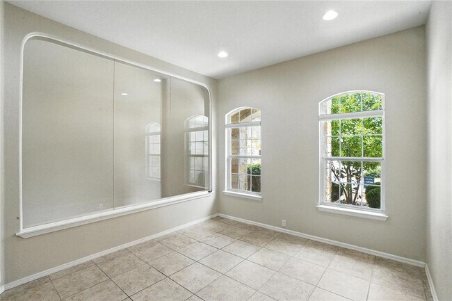 Building Photo - 208 Raindance Cove