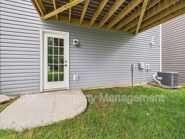 Building Photo - 4037 N Steels Cir