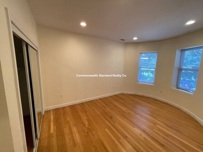 Building Photo - 1801 Beacon St