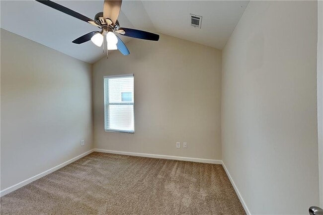 Building Photo - 435 Shady Glen