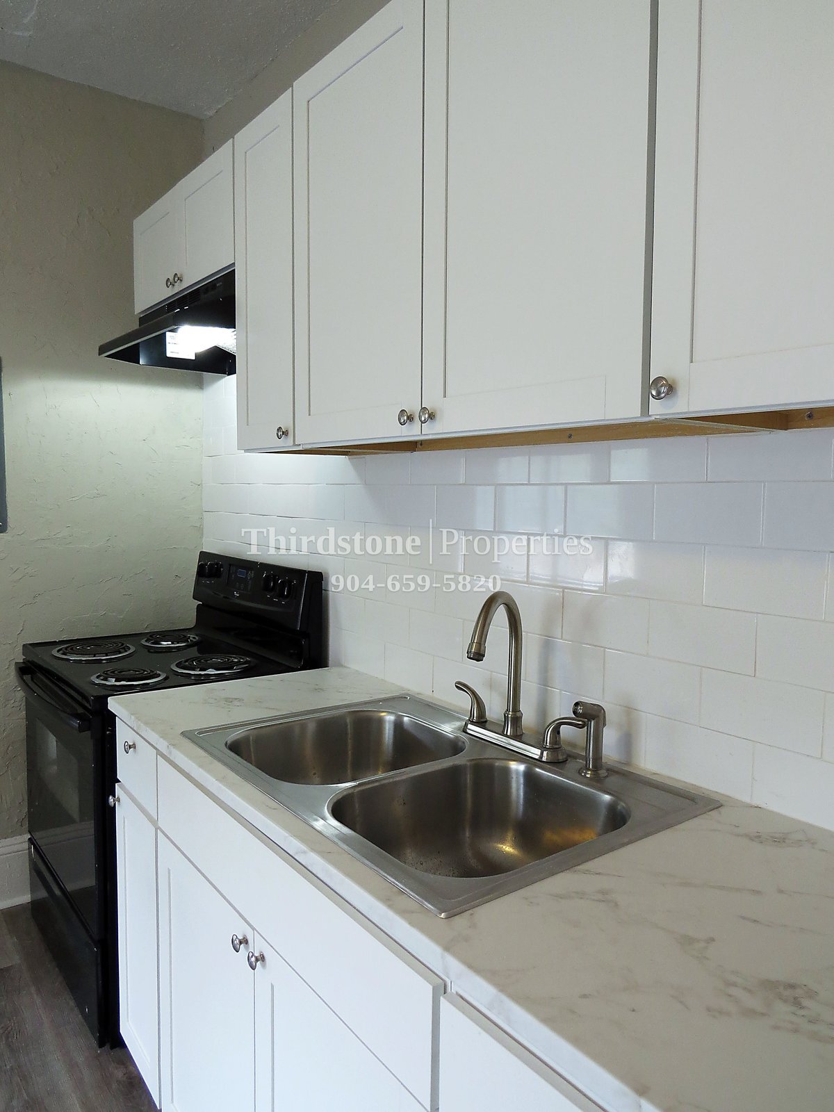 Building Photo - 3326 W 1st St