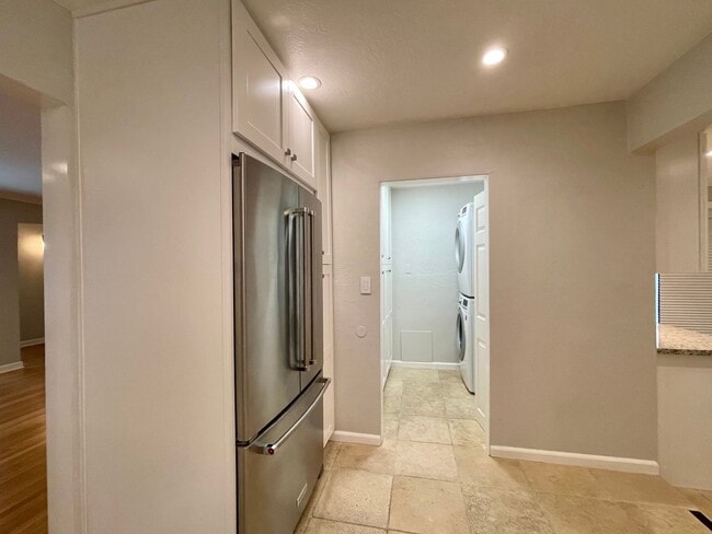 Building Photo - Charming 3 Bedroom 2 Bath Home in Old Town...