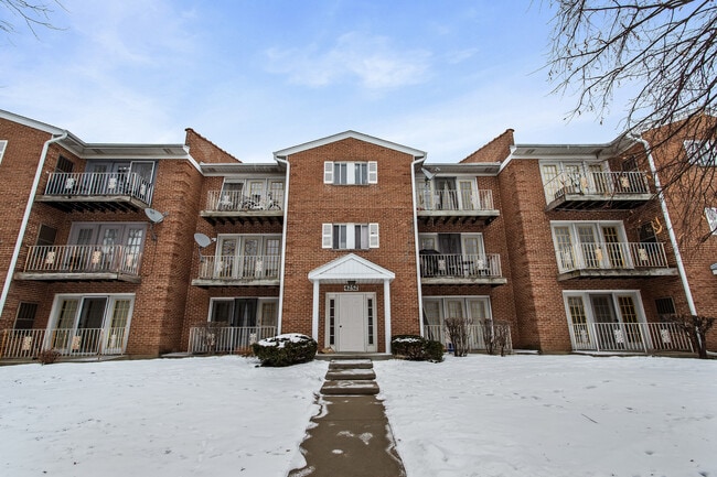 Building Photo - 4252 Central Rd