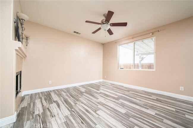 Building Photo - 12833 Biscayne Ave