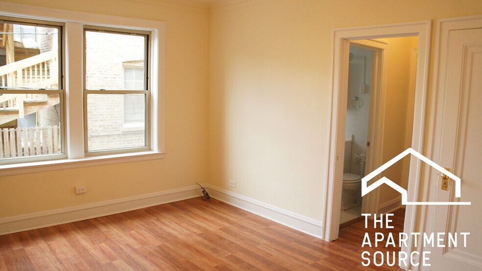 Building Photo - 2539 N Sawyer Ave