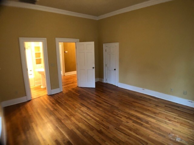 Building Photo - 1150 Boulevard