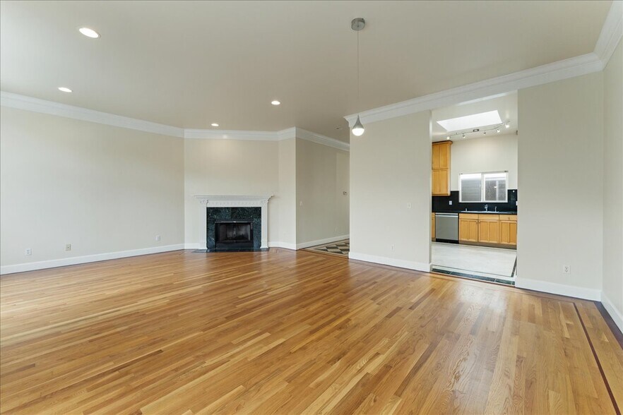 Building Photo - 4619 Lincoln Way