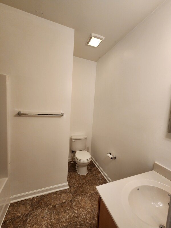 Building Photo - 1233 Parish Ave