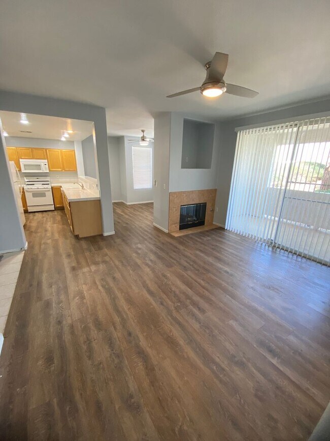 Building Photo - AMERICANA Property Mgmt - 3 beds Condo in ...