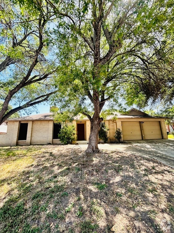 Building Photo - 14810 Ridge Hill Dr