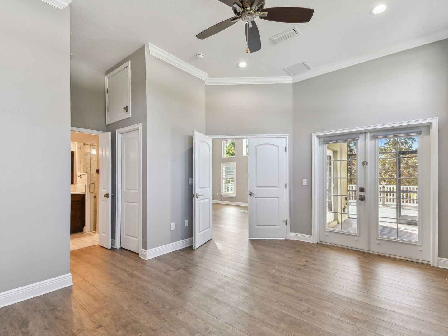 Building Photo - 21000 Isola Bella Cir