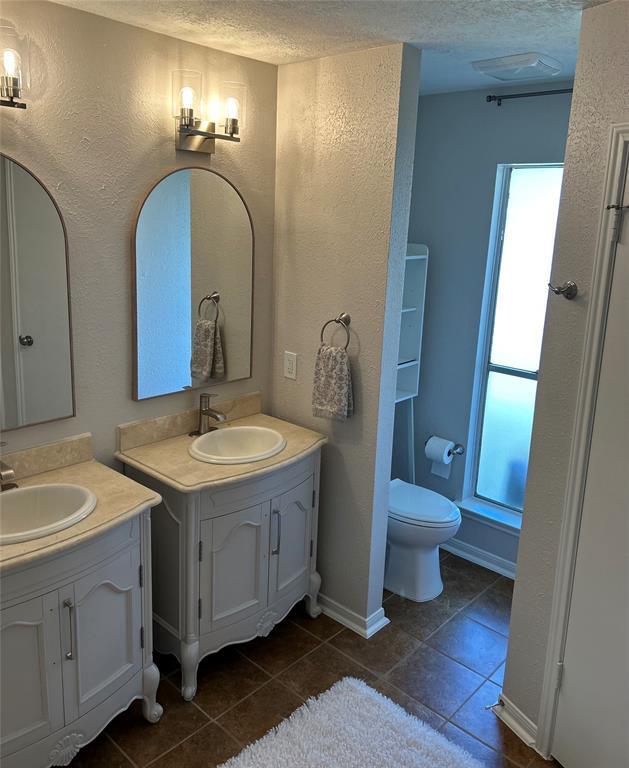 Building Photo - 8639 Sunny Ridge Dr