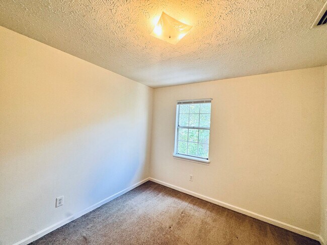 Building Photo - 1503 Ramsgate Ln