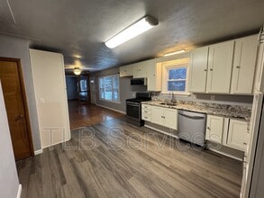 Building Photo - 542 Montdale Rd