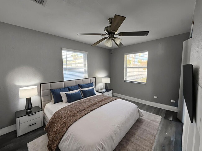 Building Photo - 120 S Price St