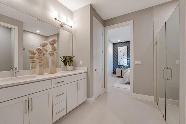 Building Photo - 925 SW Pr Ave