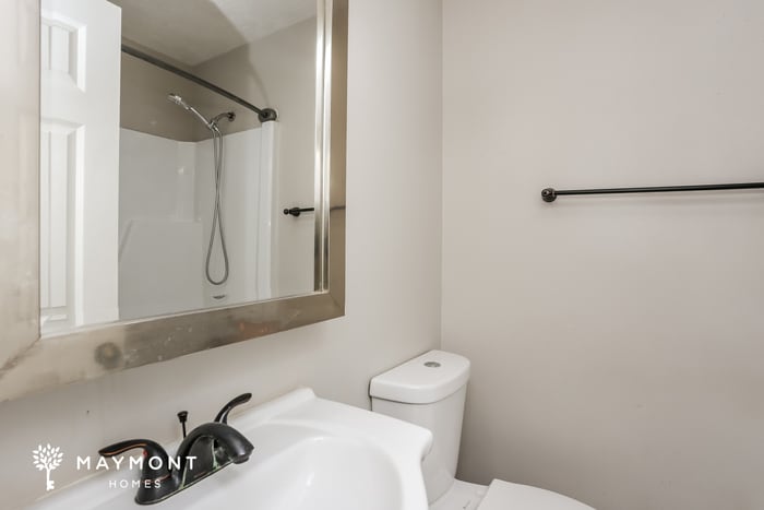 Building Photo - 8 Silverwood Dr