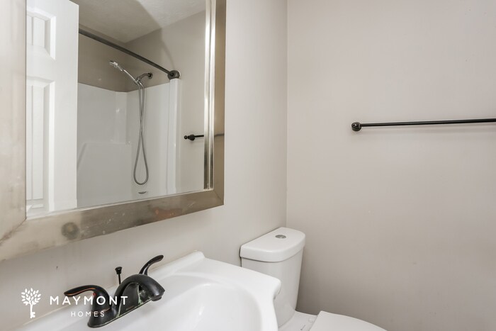 Building Photo - 8 Silverwood Dr