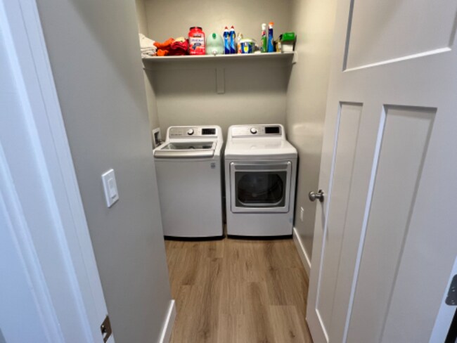 Building Photo - 465 N 30