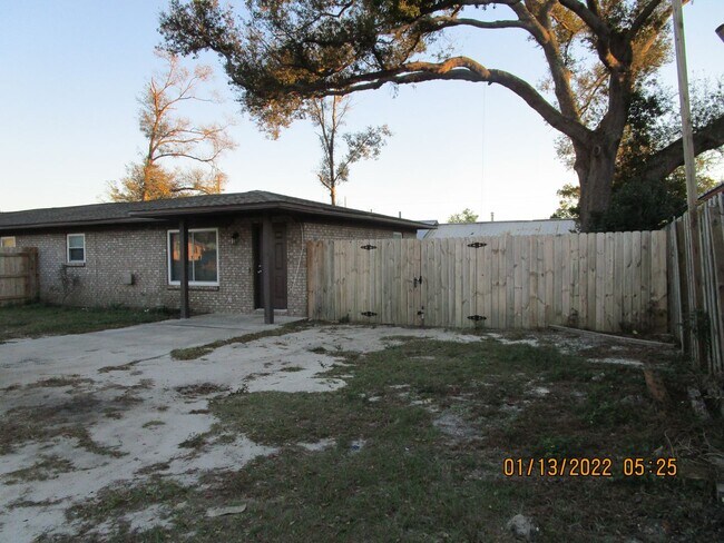 Building Photo - 4828 Grimes St