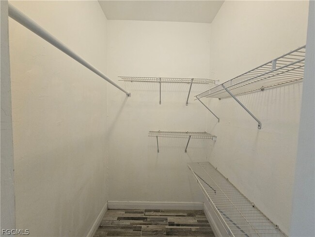 Building Photo - 809 Lincoln Ave