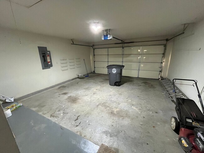 Building Photo - 7409 S 93rd E Ave
