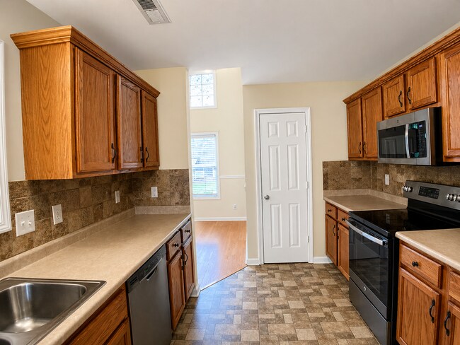 Building Photo - Welcome to Your Next “Wow” Home!
