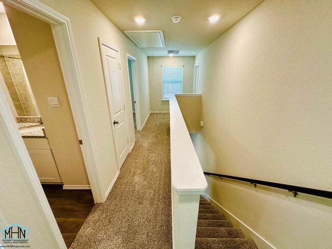 Building Photo - Spacious 4 Bed, 2.5 Bath Two-Story Home, 1...