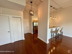 Building Photo - 1661 Riverside Ave