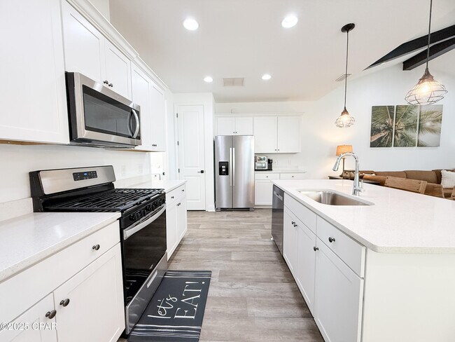 Building Photo - 8994 Parrot Pl
