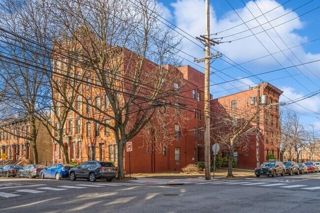 Building Photo - 263 10th St