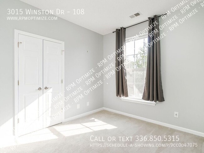 Building Photo - 3015 Winston Dr