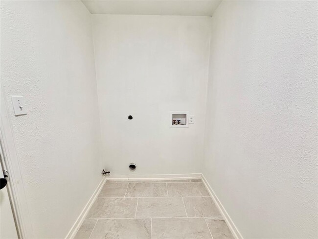 Building Photo - 6027 Beaudry Dr
