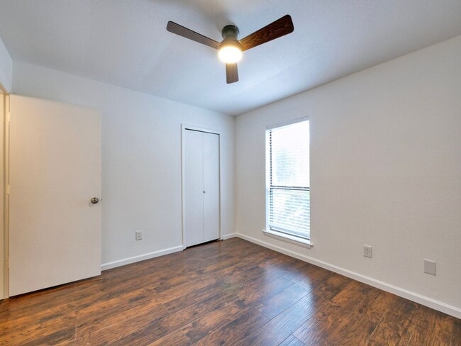 Building Photo - 1472 Rockshire Dr