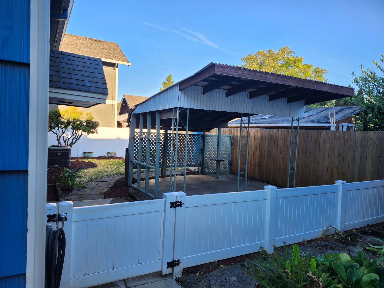 Building Photo - 6613 N Amherst St