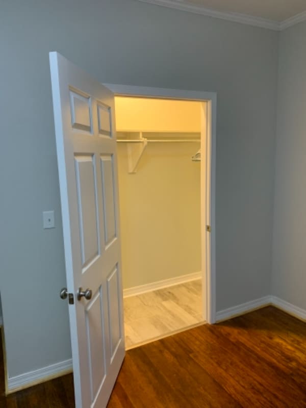 Building Photo - 165 Grove Hl