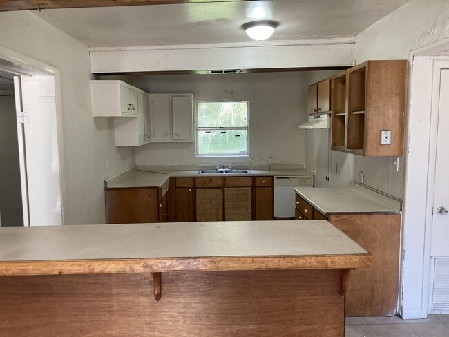 Building Photo - 1545 Kings Ct