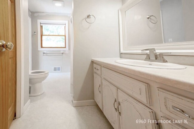 Building Photo - 4br 2ba 2cg  ~ Security Deposit Free Alter...