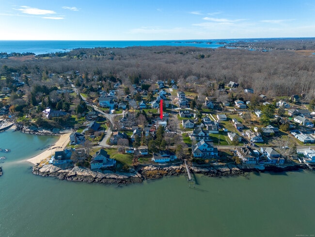 Building Photo - 18 Bay St