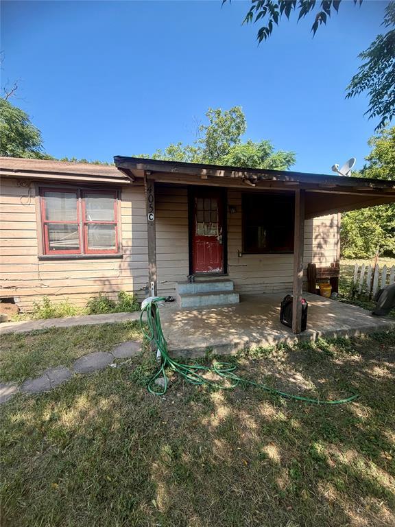 Building Photo - 405 N Burleson St