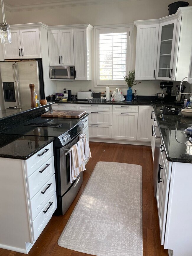 Building Photo - 9587 26th Bay St