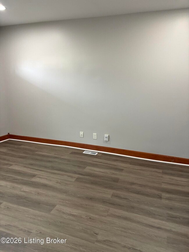 Building Photo - 604 Winkler Ave