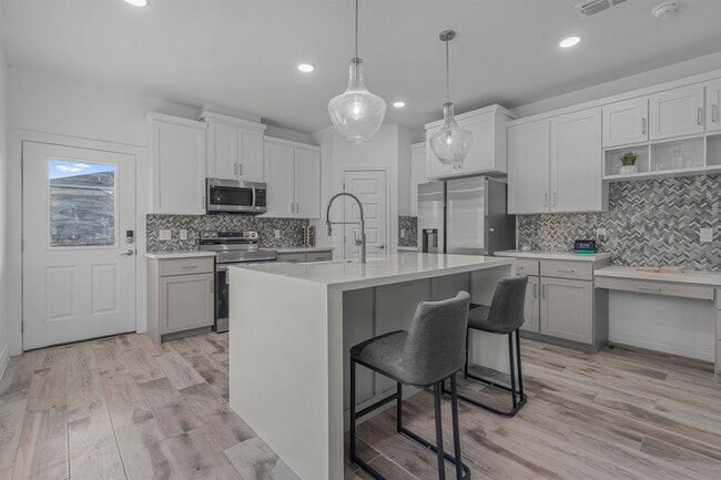 Building Photo - 1416 Eagles Ln