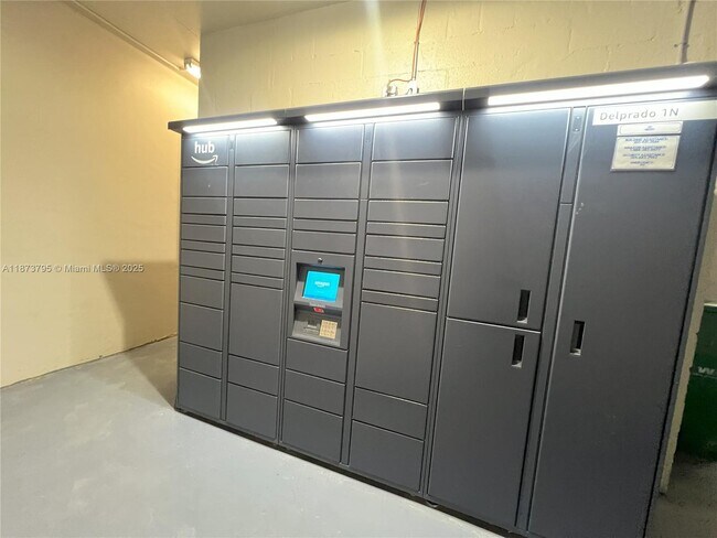 Building Photo - 18051 Biscayne Blvd